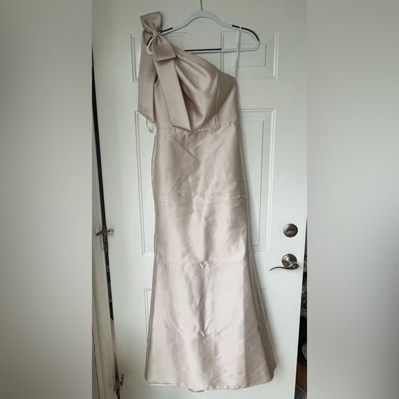 ALFRED SUNG Dresses & Skirts - Champagne One-Shoulder Gown